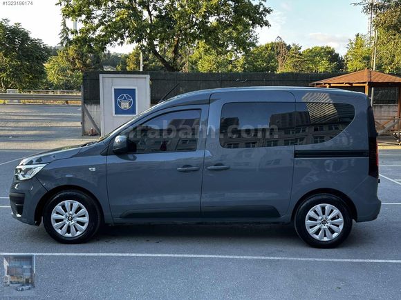 AKINOTO'DAN 2023 RENAULT EXPRESS COMBİ 1.5 JOY 48.000KM BOYASIZ!