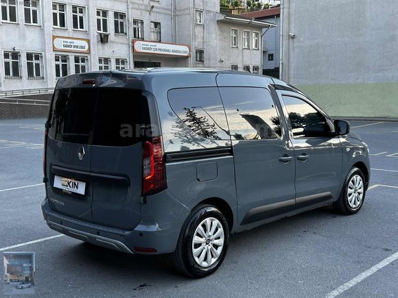 AKINOTO'DAN 2023 RENAULT EXPRESS COMBİ 1.5 JOY 48.000KM BOYASIZ!