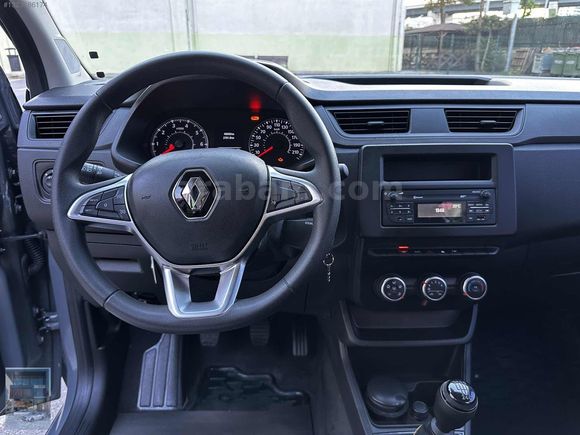 AKINOTO'DAN 2023 RENAULT EXPRESS COMBİ 1.5 JOY 48.000KM BOYASIZ!