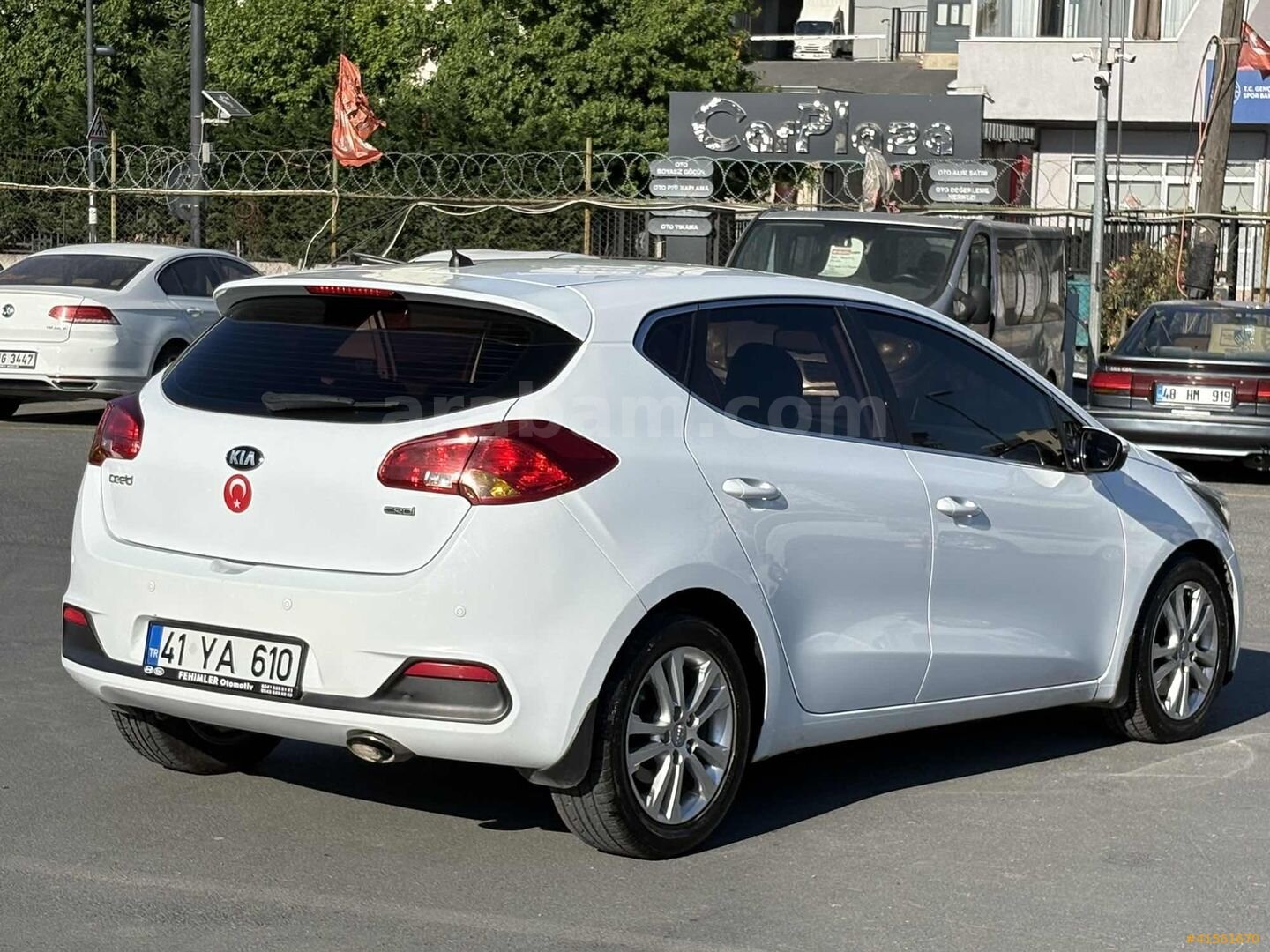 Galeriden Kia Ceed 1.6 CRDi Concept 2013 Model İstanbul 130.000 km Beyaz 6