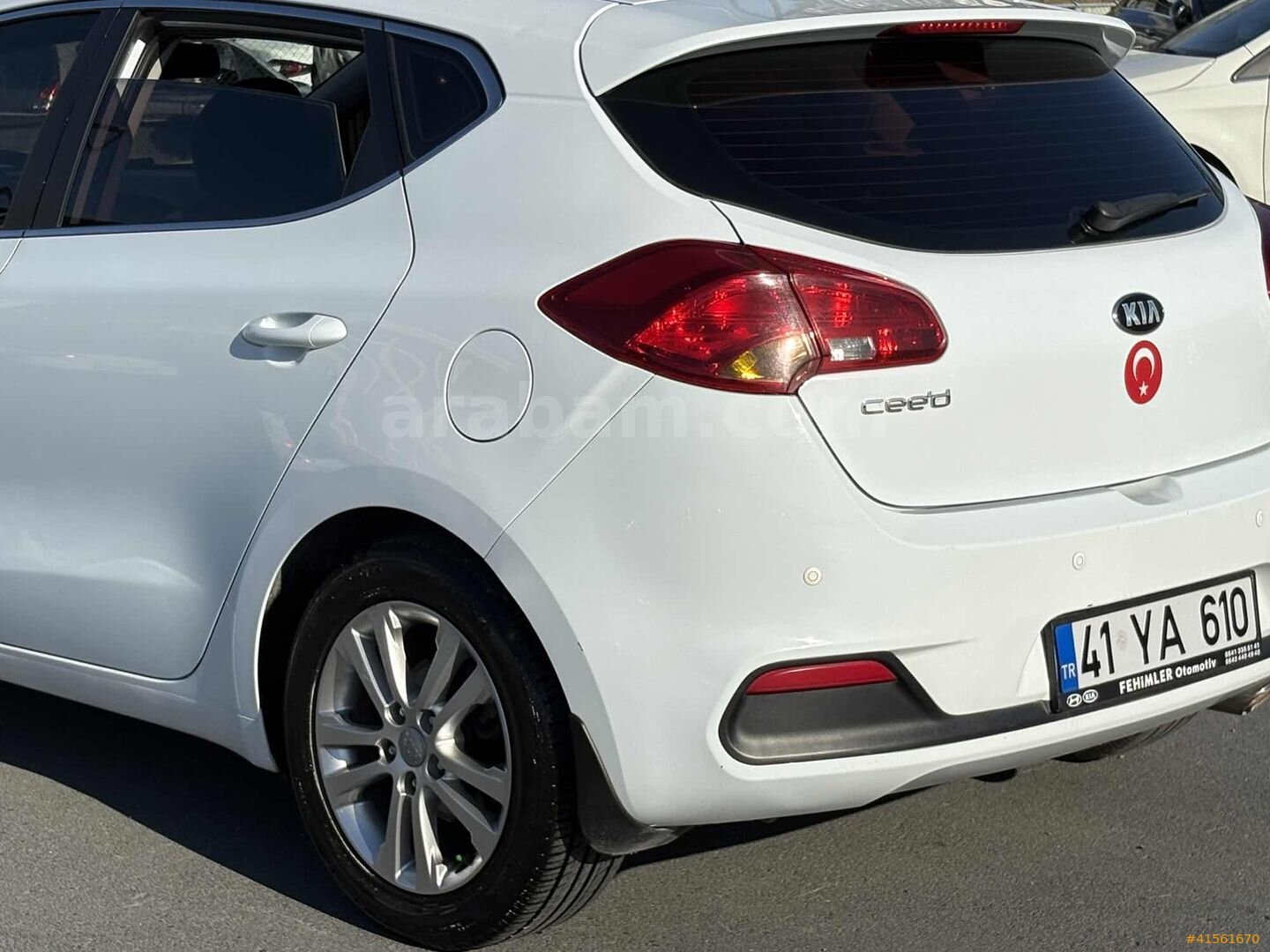 Galeriden Kia Ceed 1.6 CRDi Concept 2013 Model İstanbul 130.000 km Beyaz 7