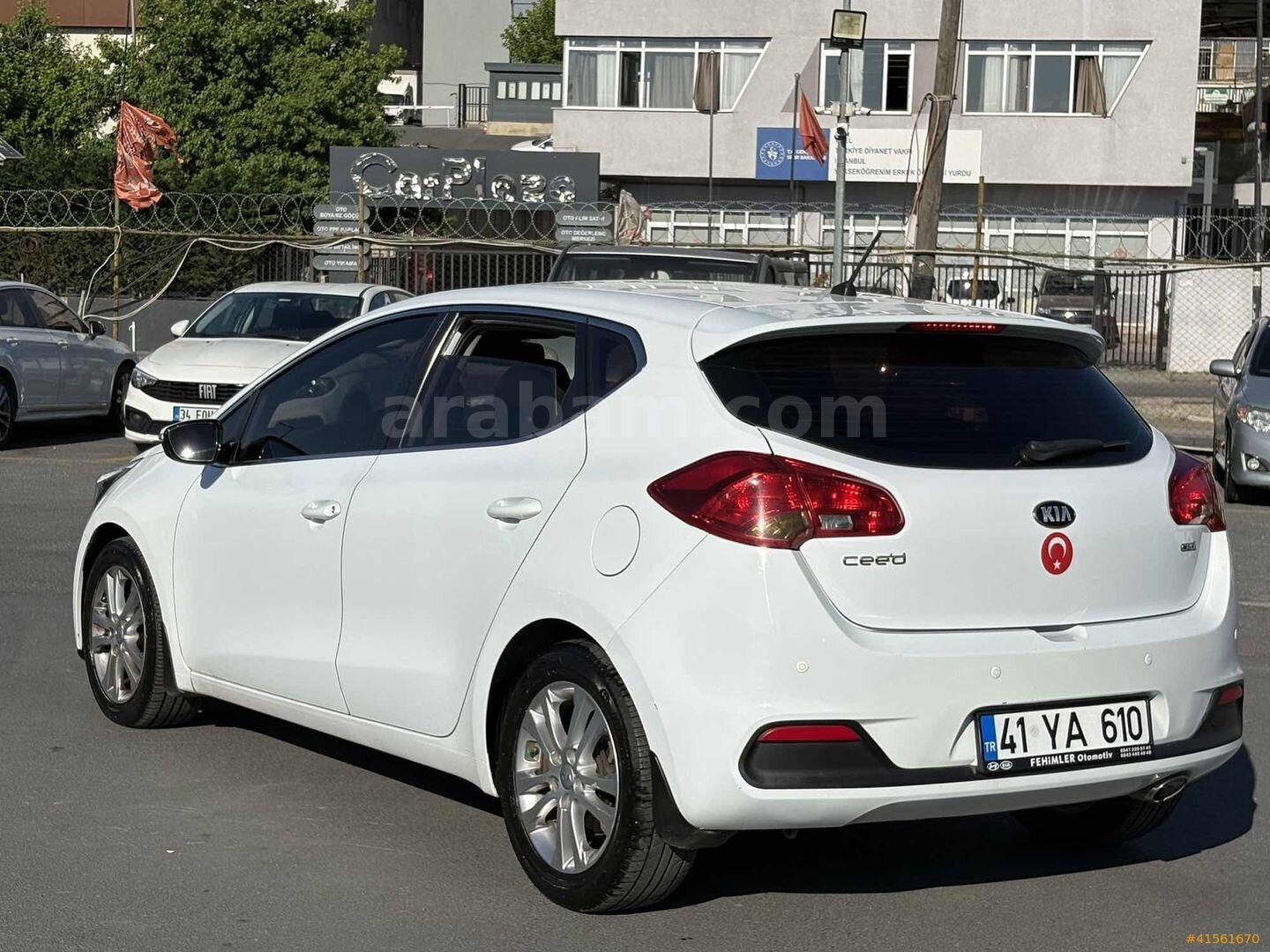 Galeriden Kia Ceed 1.6 CRDi Concept 2013 Model İstanbul 130.000 km Beyaz 4