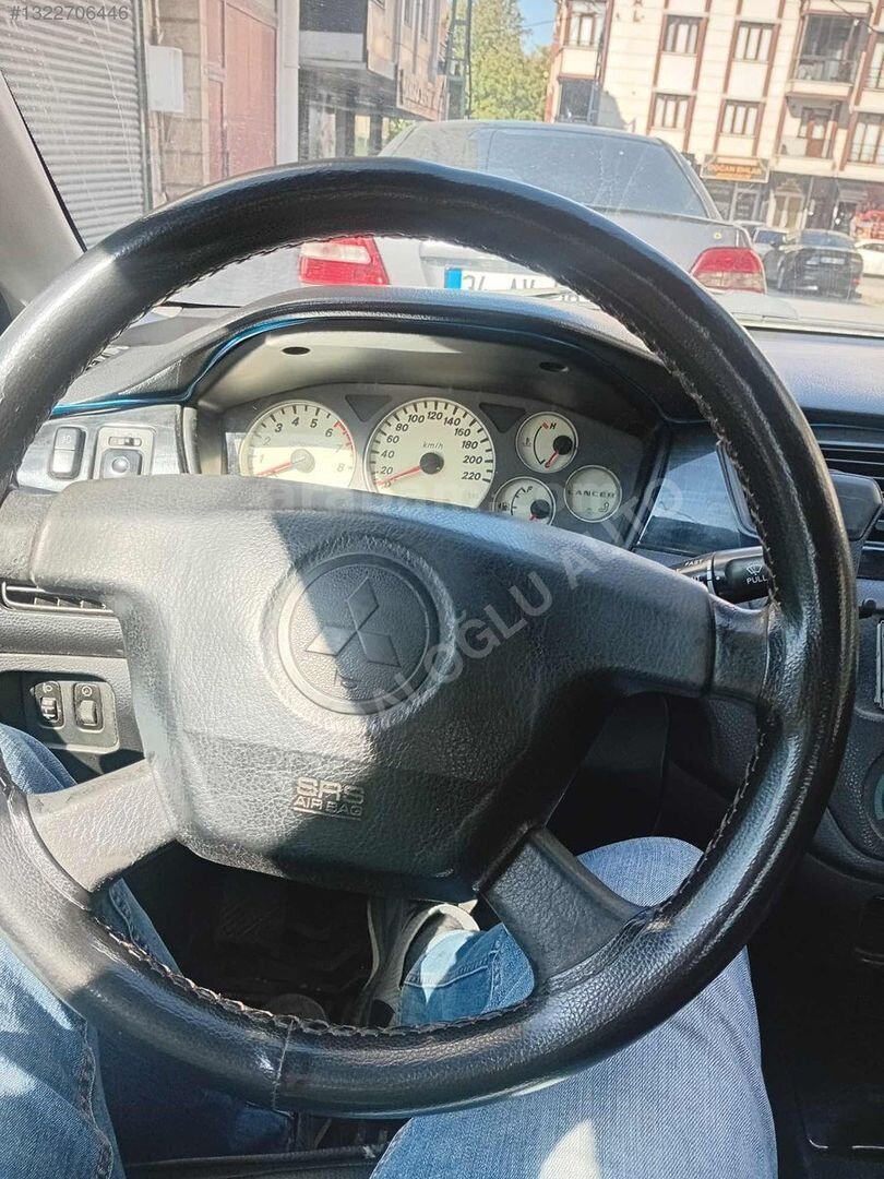 Galeriden Mitsubishi Lancer 1.6 Invite 2005 Model İstanbul 280.000 km Lacivert 3