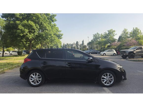 Sahibinden Toyota Auris 1.4 D-4D Advance 2013 Model