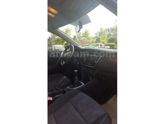 Sahibinden Toyota Auris 1.4 D-4D Advance 2013 Model