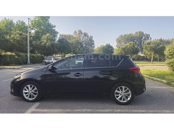 Sahibinden Toyota Auris 1.4 D-4D Advance 2013 Model
