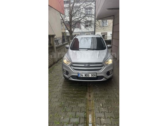 Sahibinden Ford Kuga 1.5 TDCi Style 2018 Model İstanbul 159.000 km Gri (Gümüş)