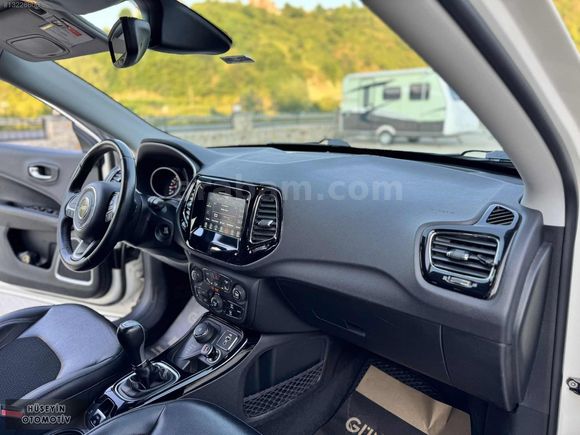 HATASIZ BOYASIZ 76.000 KM LİMİTED JEEP COMPASS