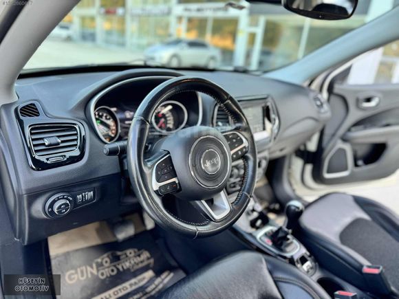 HATASIZ BOYASIZ 76.000 KM LİMİTED JEEP COMPASS