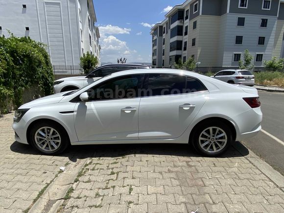 Sahibinden Renault Megane 1.5 Blue DCI Touch 2020 Model 