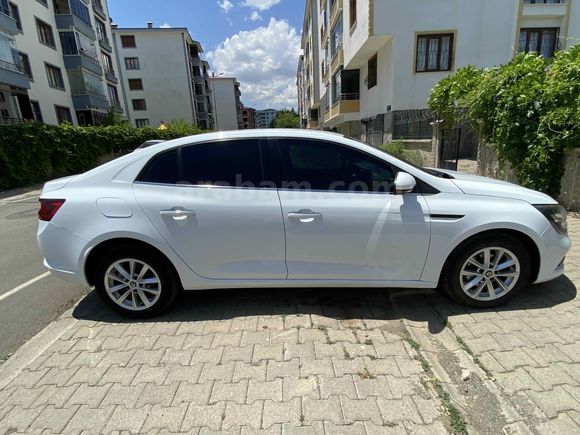 Sahibinden Renault Megane 1.5 Blue DCI Touch 2020 Model 