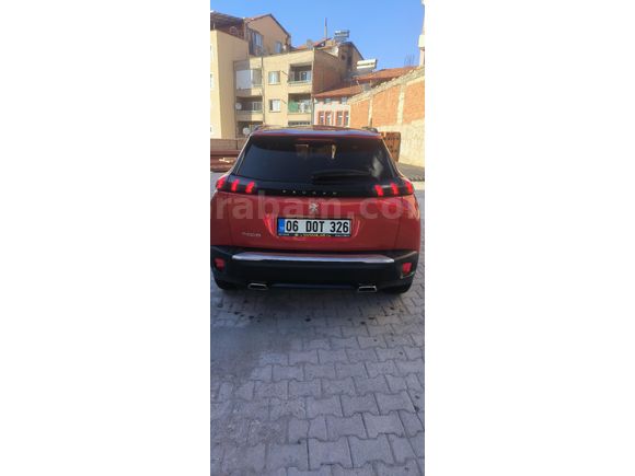 Sahibinden bol extrali  otomatik bagaj krom çıtalar Peugeot 2008 1.2 PureTech Active Skypack 2021 Model  108.000 km Kırmızı