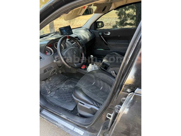 Sahibinden Renault Megane 1.6 Dynamique 2004 Model  326.000 km Siyah