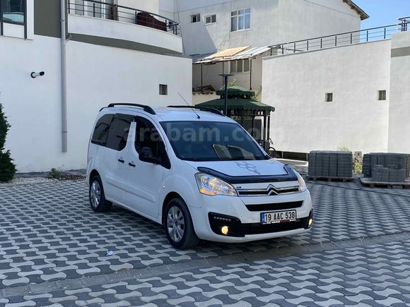Galeriden Citroen Berlingo 1.6 HDi Selection 2017 Model Van