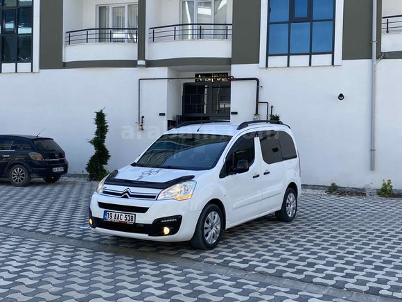 Galeriden Citroen Berlingo 1.6 HDi Selection 2017 Model Van