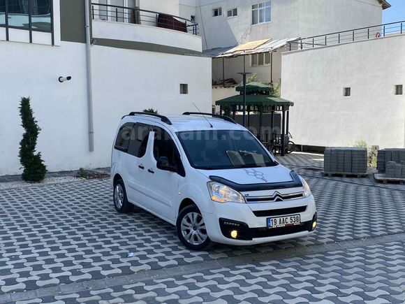 Galeriden Citroen Berlingo 1.6 HDi Selection 2017 Model Van
