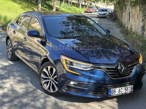 Sahibinden Renault Megane 1.3 TCe Icon 2023 Model  78.000 km Mavi (metalik)