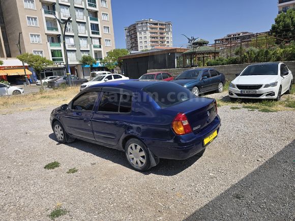 Galeriden Renault Clio 1.4 2000 Model Van