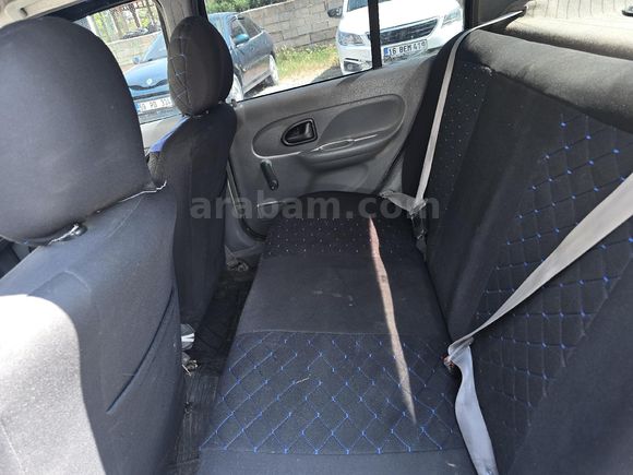 Galeriden Renault Clio 1.4 2000 Model Van
