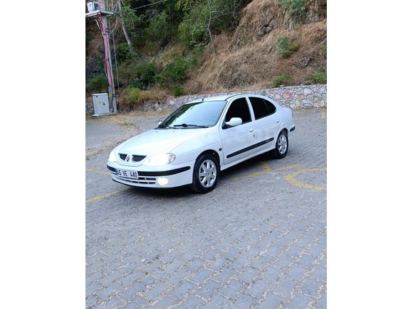 Sahibinden Renault Megane 1.6 Alize 2003 Model
