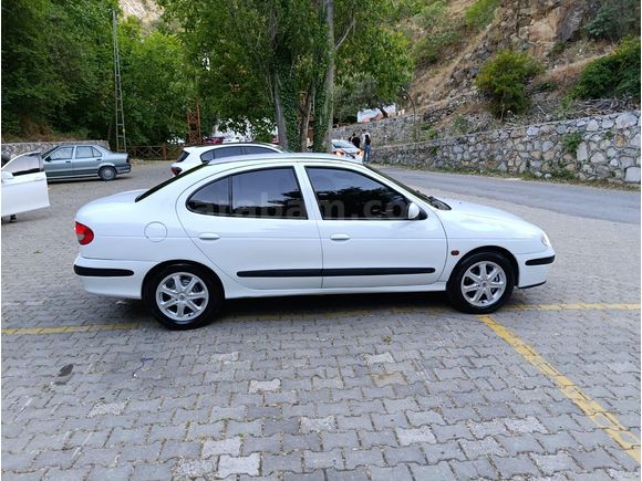 Sahibinden Renault Megane 1.6 Alize 2003 Model