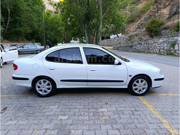 Sahibinden Renault Megane 1.6 Alize 2003 Model