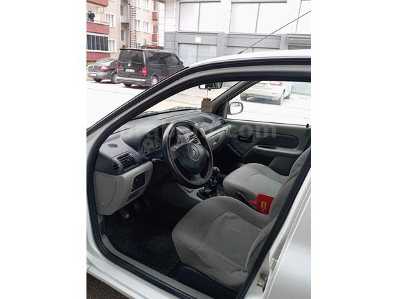 Sahibinden Renault Clio 1.5 dCi Alize 2006 Model  253.000 km Beyaz