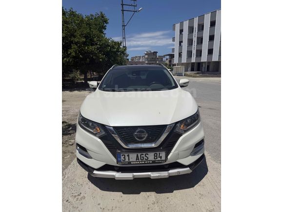 Sahibinden Nissan Qashqai 1.3 DIG-T Sky Pack 2020 Model 