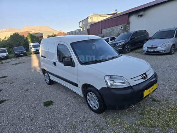 Galeriden Peugeot Partner 1.9 D 2009 Model Van