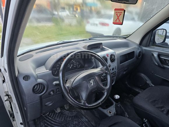 Galeriden Peugeot Partner 1.9 D 2009 Model Van