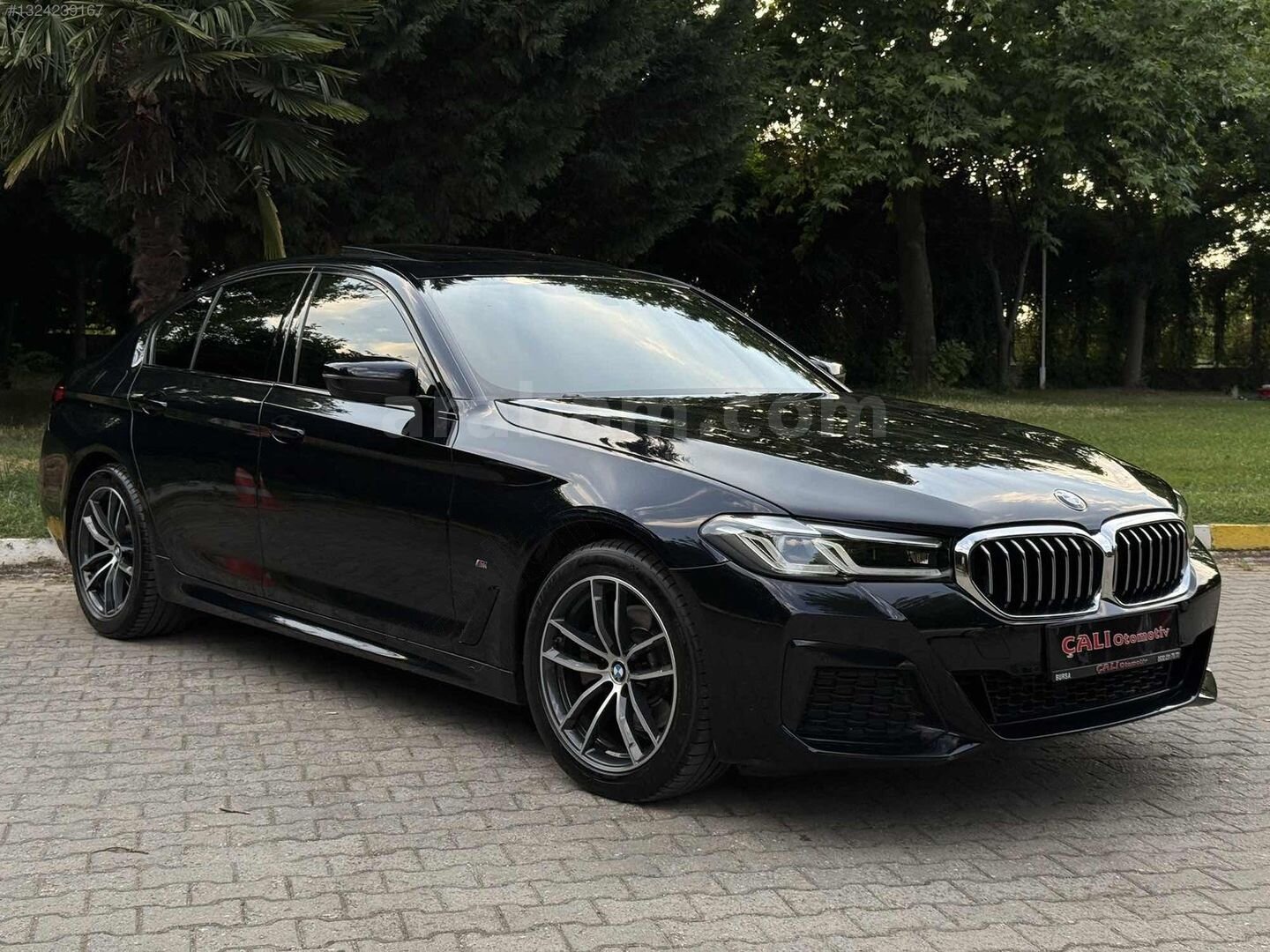 Galeriden BMW 5 Serisi 520i Special Edition M Sport 2020 Model Bursa 119.000 km Lacivert 6