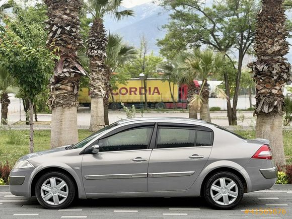 ACR AUTO'DAN HESAPLI TERTEMİZ BAKIMLI AİLE ARABASI