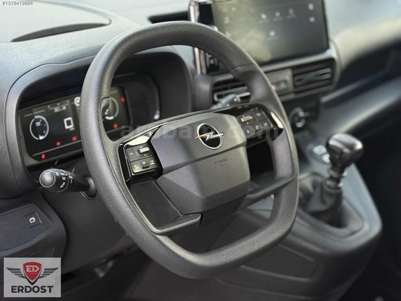 HATASIZ 2025 OPEL COMBO 1.5 D ESSENTİAL SRVS BKM 27.000 KM