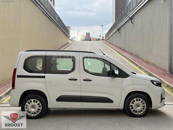 HATASIZ 2025 OPEL COMBO 1.5 D ESSENTİAL SRVS BKM 27.000 KM