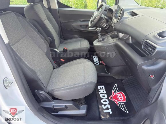 HATASIZ 2025 OPEL COMBO 1.5 D ESSENTİAL SRVS BKM 27.000 KM