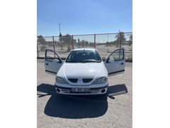 Sahibinden satılık düşük km megan 1.4 16v