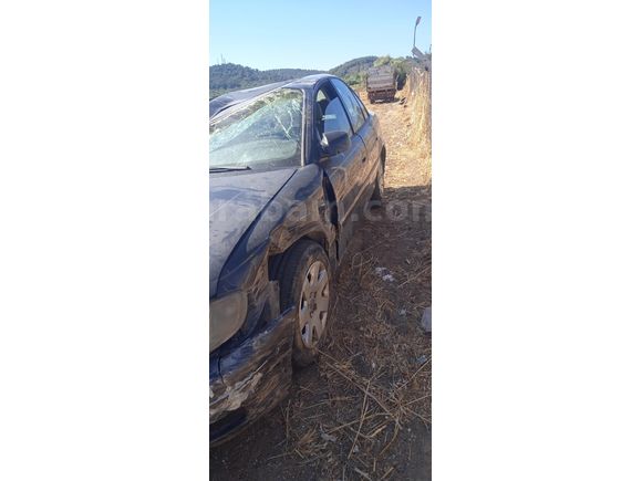 Sahibinden Acil Satilik Ağir Hasarli Opel Omega 2.5 Elegance 2000 Model.Motor yeni.