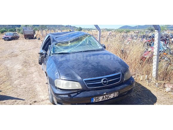 Sahibinden Acil Satilik Ağir Hasarli Opel Omega 2.5 Elegance 2000 Model.Motor yeni.