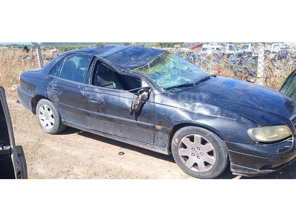 Sahibinden Acil Satilik Ağir Hasarli Opel Omega 2.5 Elegance 2000 Model.Motor yeni.