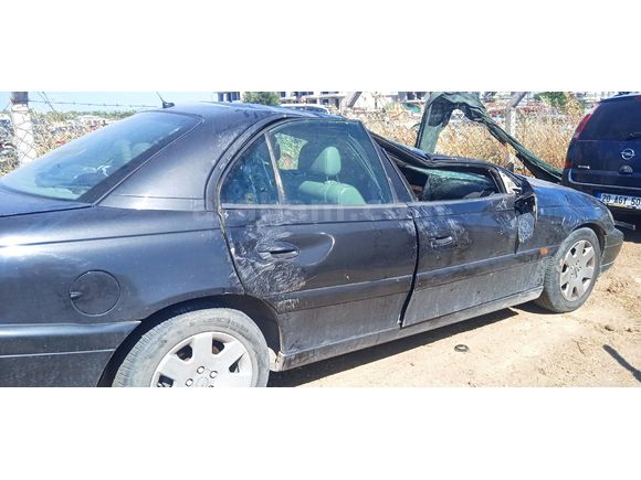 Sahibinden Acil Satilik Ağir Hasarli Opel Omega 2.5 Elegance 2000 Model.Motor yeni.