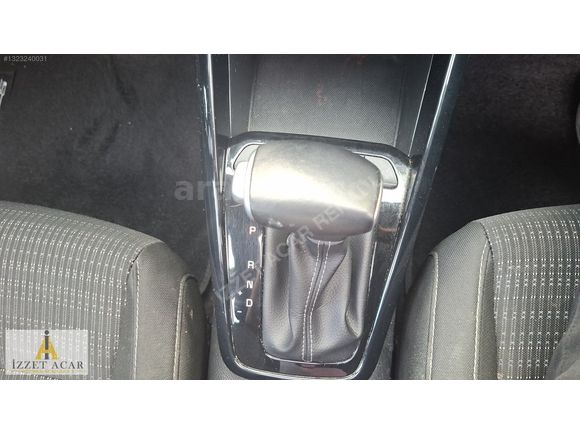 İZZET ACAR RENAULT DAN 2022 KIA STONIC 1.4 MPI ELEGANCE SUNROOF