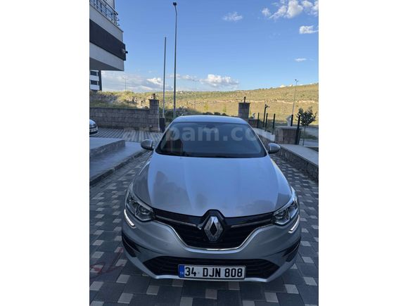 Sahibinden Renault Megane 1.3 TCe Touch 2024 Model  104.650 km Gri (titanyum)