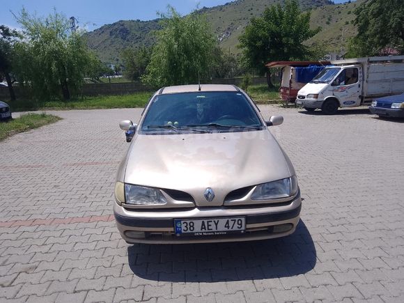 Sahibinden Renault Megane 2.0 RXE 1999 Model