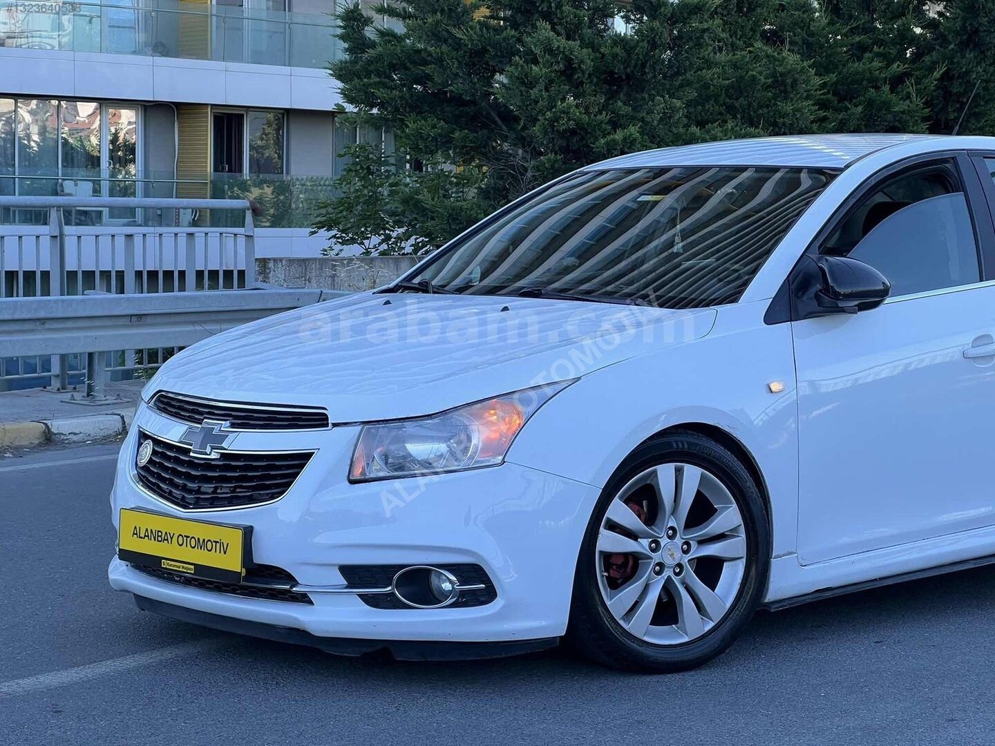 Galeriden Chevrolet Cruze 1.6 Sport 2013 Model İstanbul 253.000 km Beyaz 4