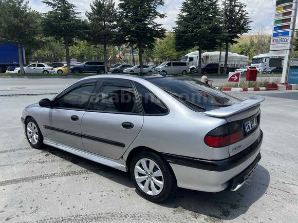 Sahibinden Renault Laguna 1.8 RT 1995 Model 