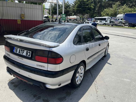 Sahibinden Renault Laguna 1.8 RT 1995 Model 