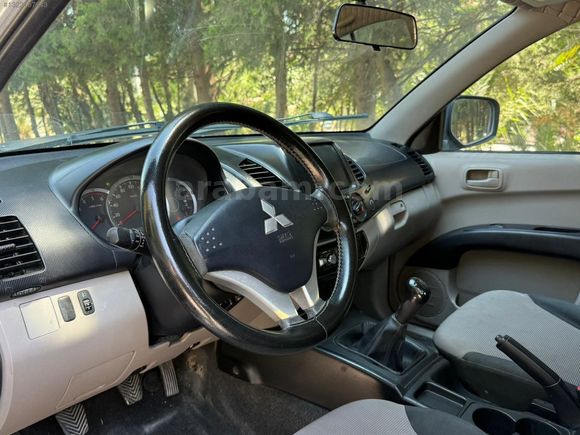 GALERİDEN MİTSUBİSHİ L200 DİZEL MANUEL 259.000 KM'DE