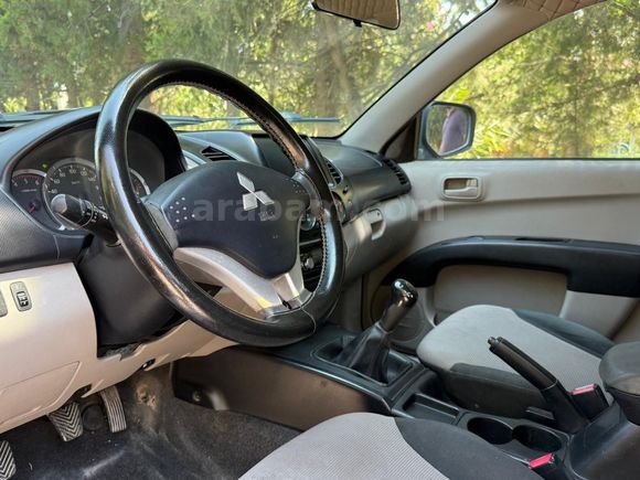 GALERİDEN MİTSUBİSHİ L200 DİZEL MANUEL 259.000 KM'DE