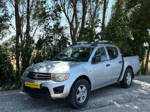 GALERİDEN MİTSUBİSHİ L200 DİZEL MANUEL 259.000 KM'DE