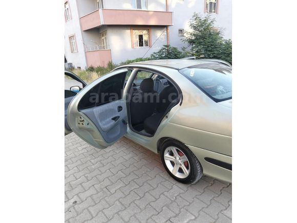 Sahibinden Renault Megane 1.4 RTA 2002 Model